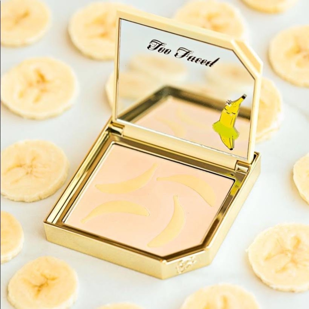 Too faced Banana Brightening Setting Powder